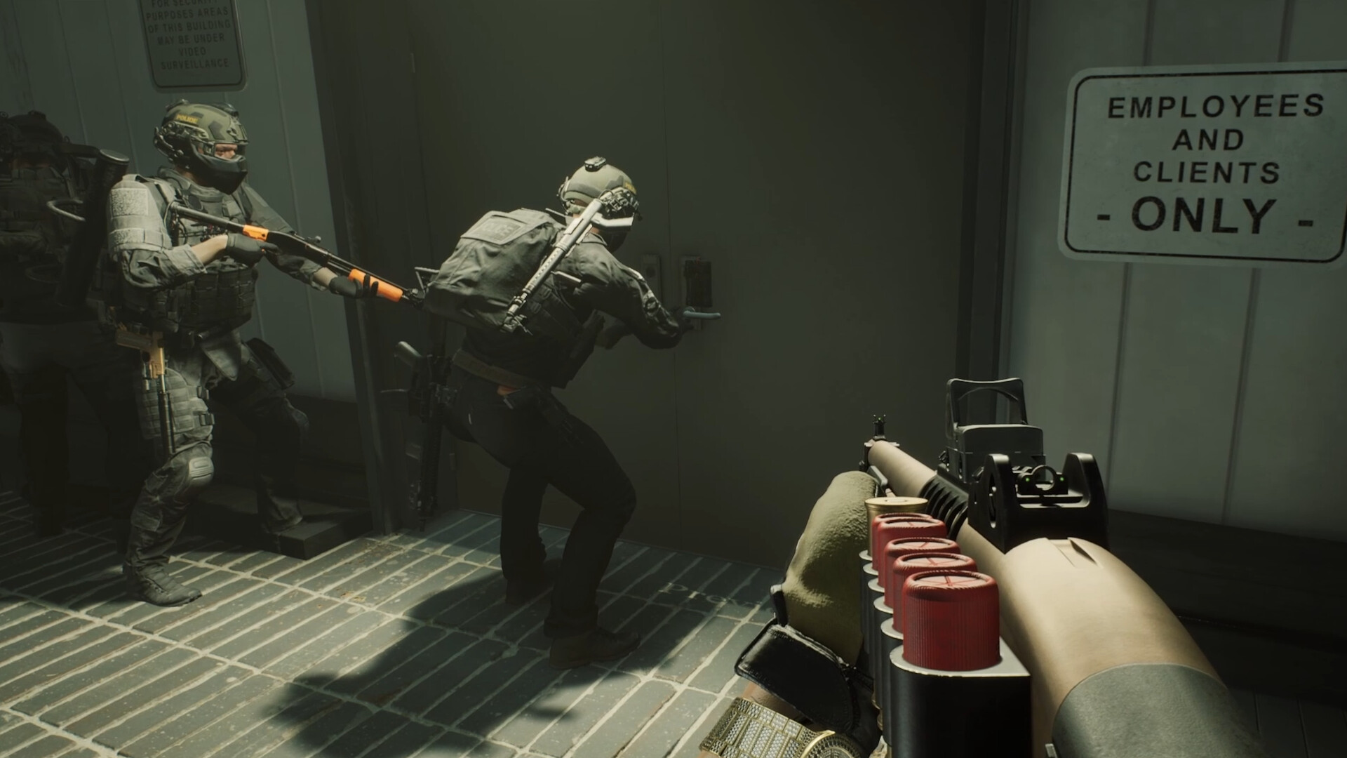 Detailed weapon loadout screen showing firearms and tactical equipment